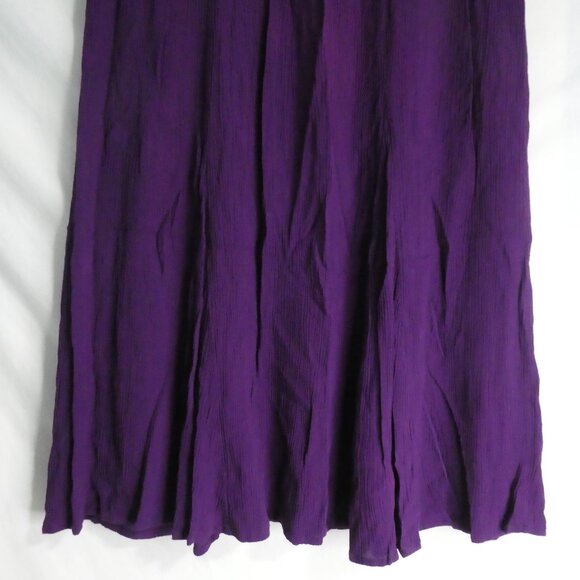 LAURA SCOTT | large | Textured Purple Skirt | 100% Recycled Bottle Material - Picture 13 of 16